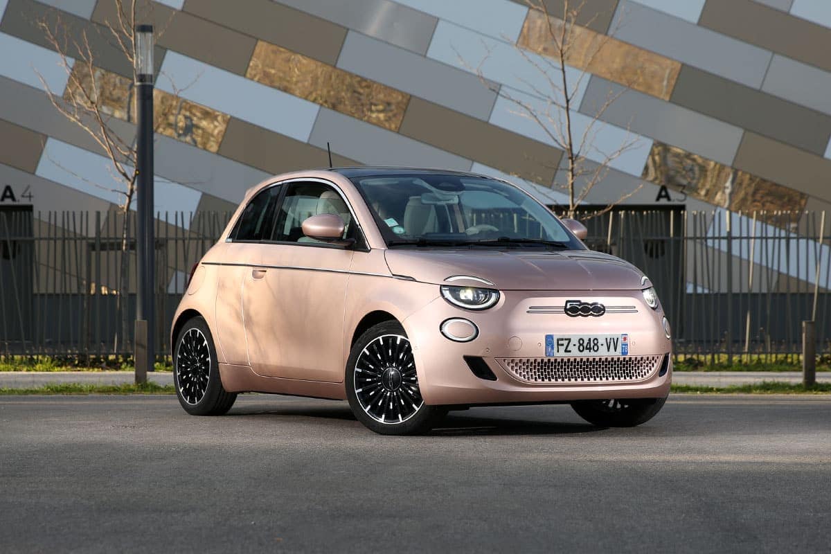 Comment recharger une Fiat 500e ?