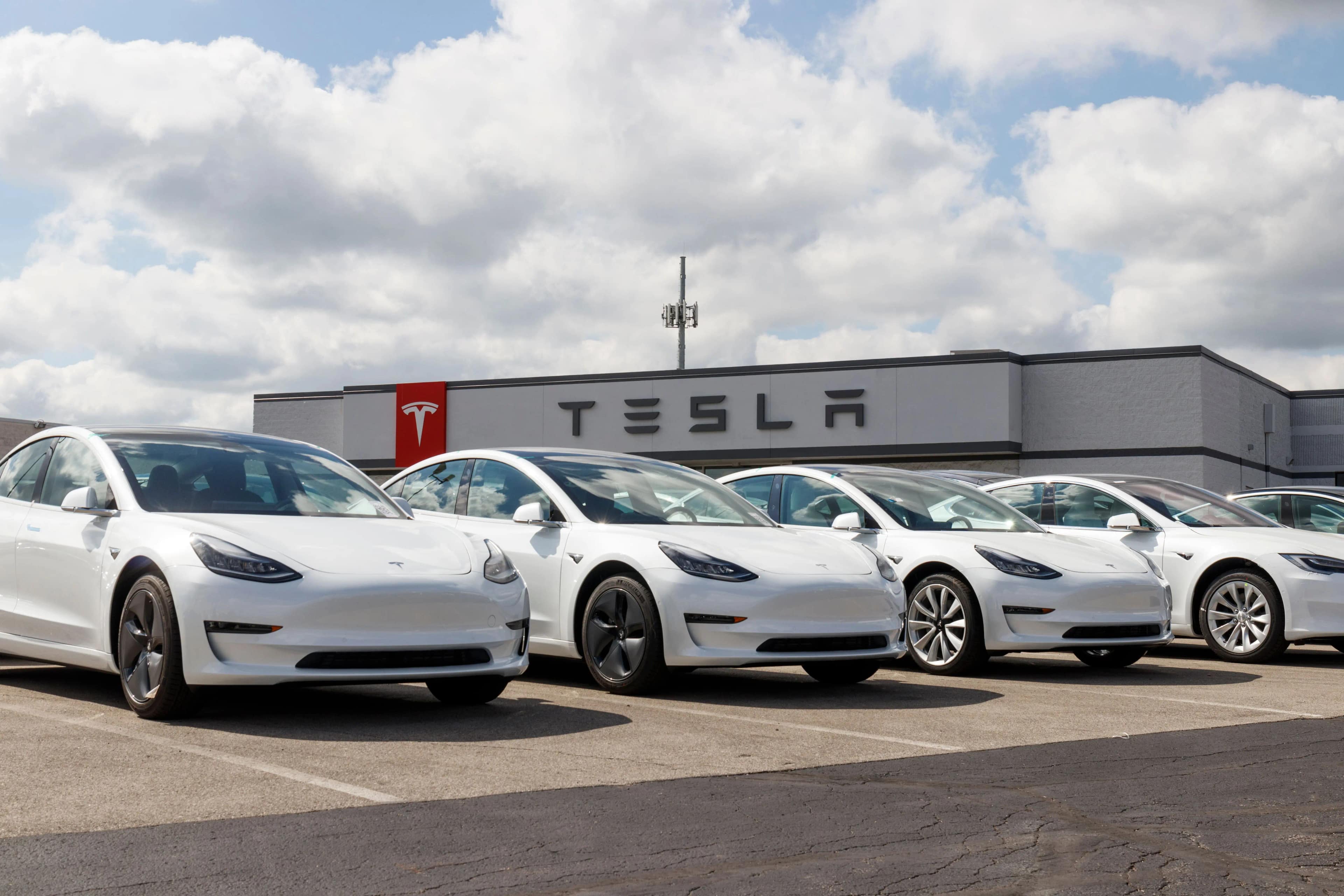 Garages Tesla en France : Trouver le Meilleur Service Rapide