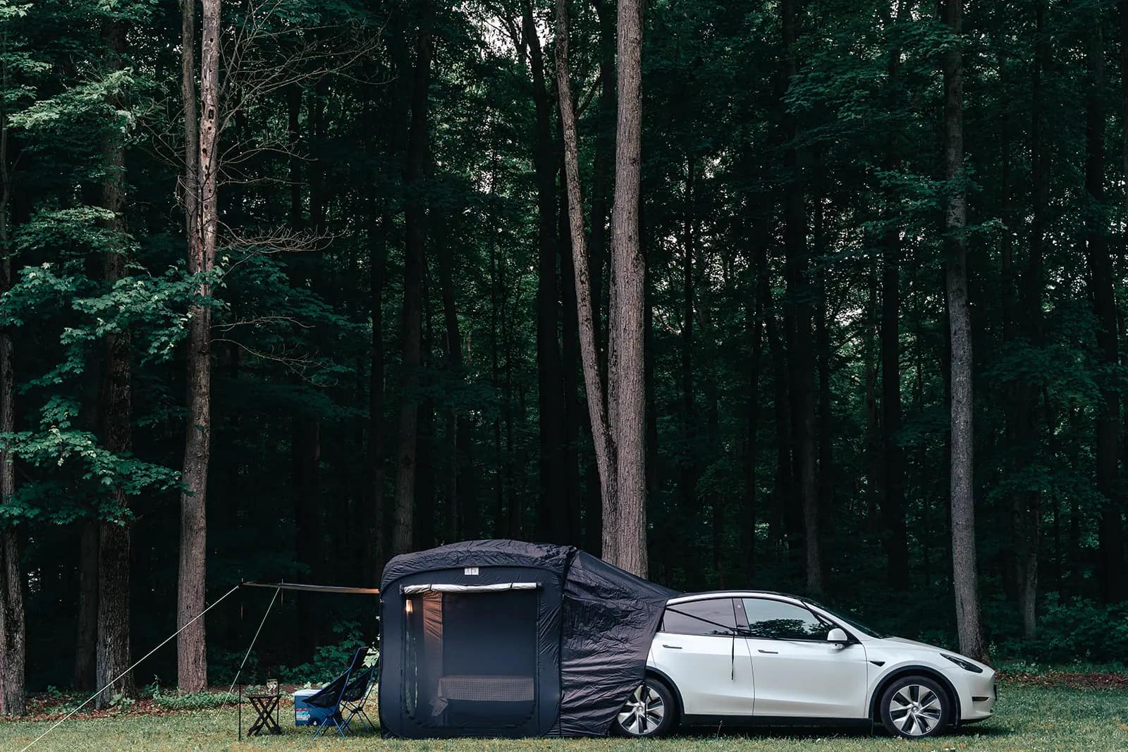 Mode Camping Tesla : Dormez confortablement en voiture